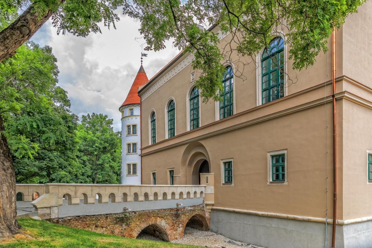 Palace Art Hotel Pezinok Exterior photo